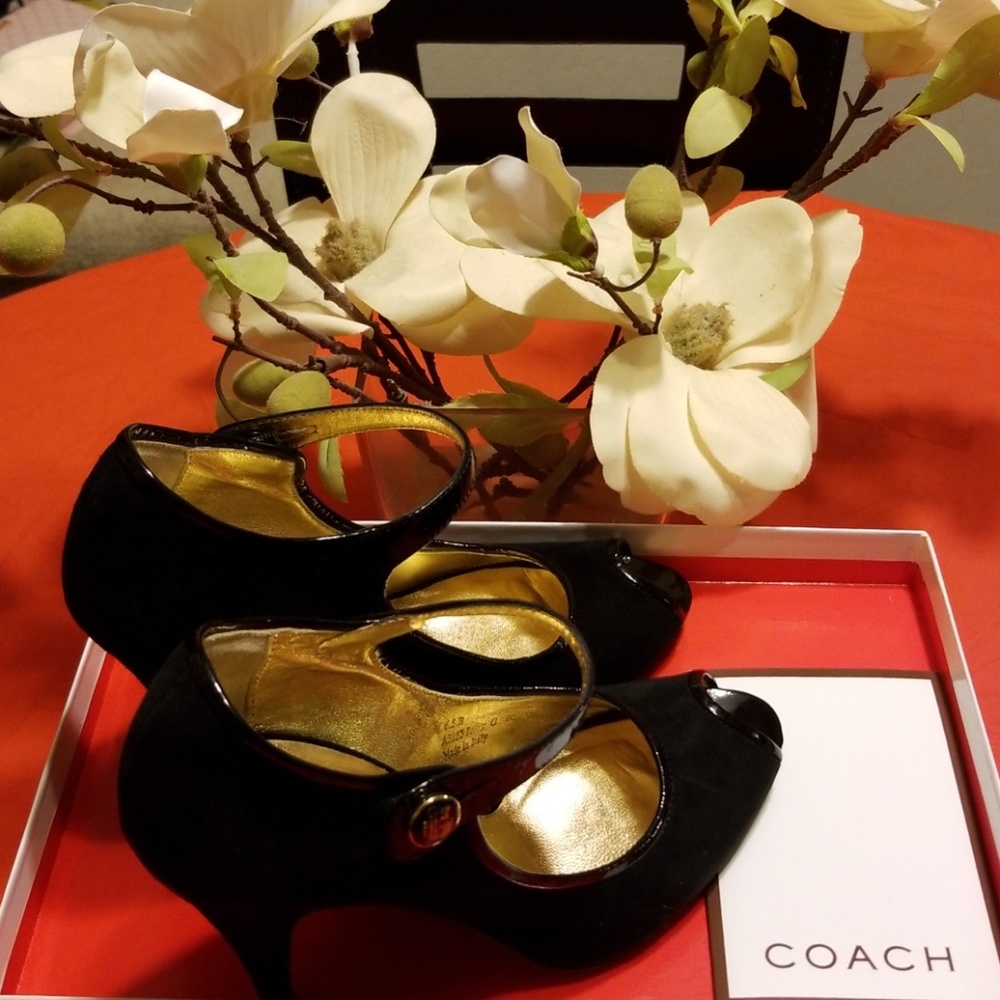 Mary Jane dress shoe